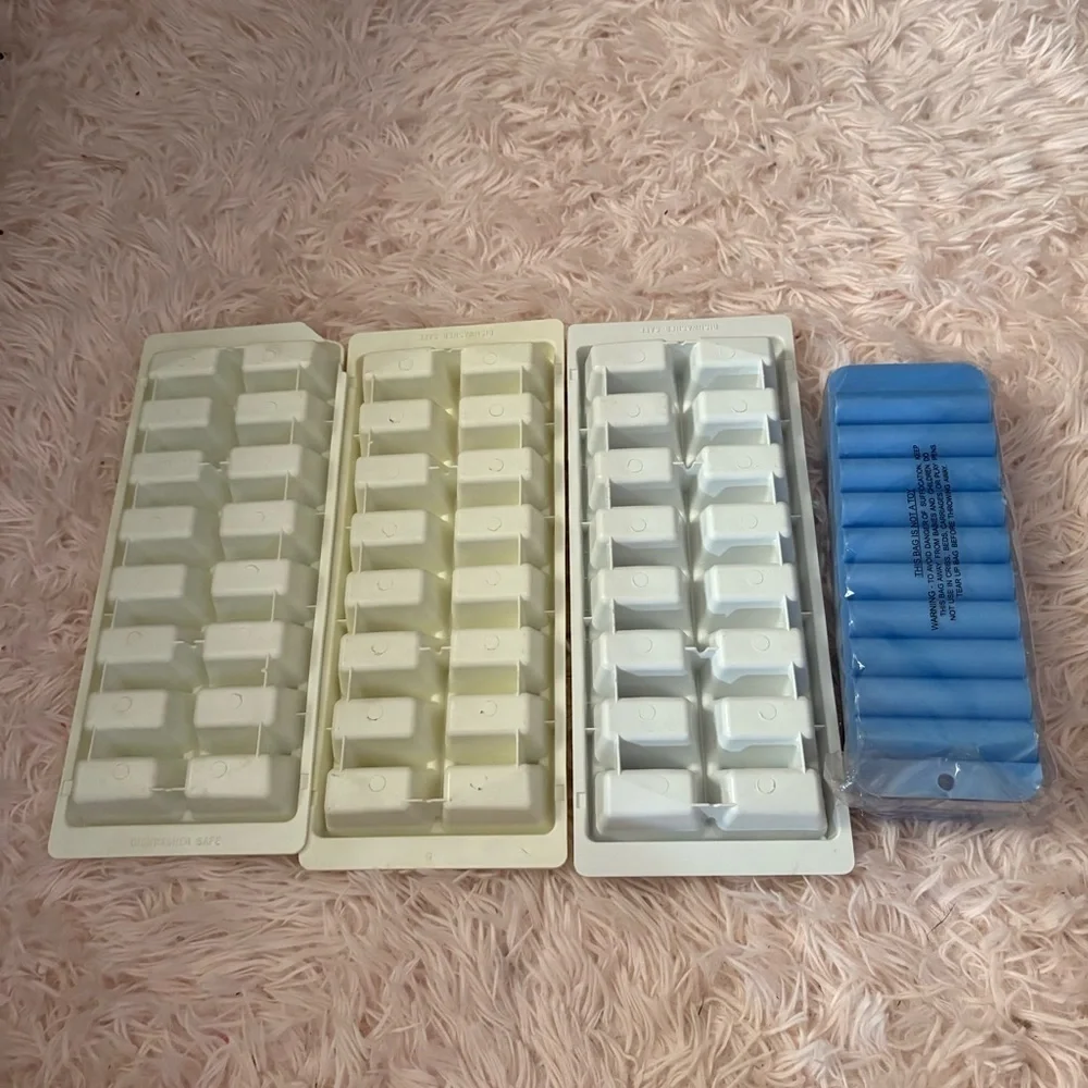 Vintage 3 Frigidaire 16 Cube White Plastic Ice Cube Tray Large Cube Stackable